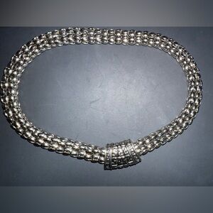 Costume silver necklace with magnetic clasp